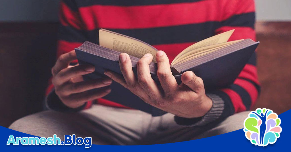 فواید مطالعه کتاب های فلسفه، گامی به سوی تفکر عمیقتر و درک بهتر از زندگی 3 فواید مطالعه کتاب های فلسفه، گامی به سوی تفکر عمیقتر و درک بهتر از زندگی