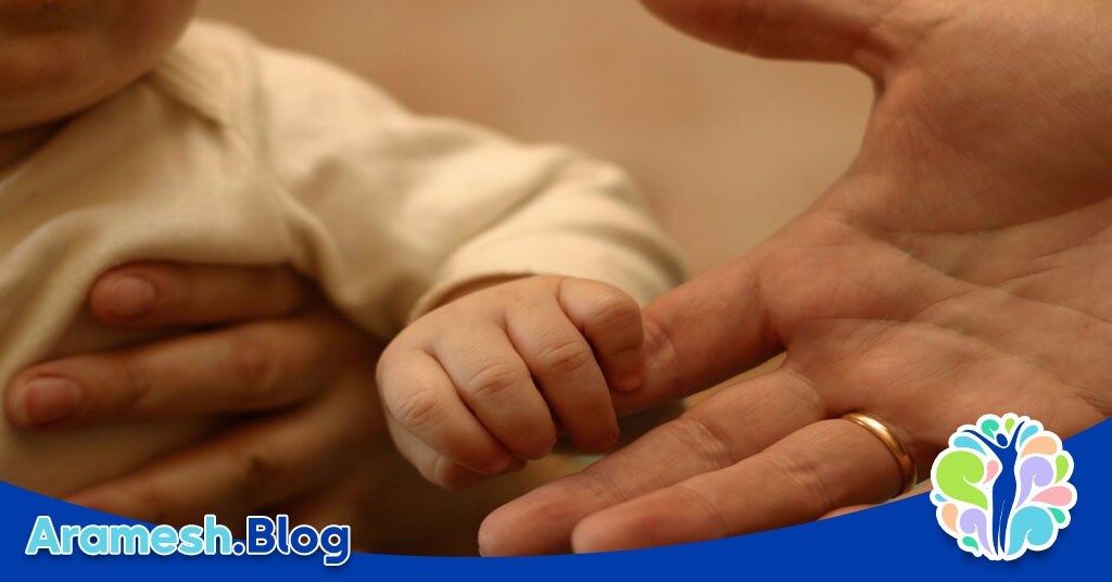 نظریه دلبستگی در نوزادان: اصول، انواع و تأثیرات آن بر رشد کودک 2 نظریه دلبستگی در نوزادان: اصول، انواع و تأثیرات آن بر رشد کودک