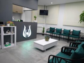 استانداردهای طلایی سلامت زنان در قرن 21: بررسی تحلیلی خدمات نوین زنان و زیبایی در شمال تهران 13 استانداردهای طلایی سلامت زنان در قرن 21: بررسی تحلیلی خدمات نوین زنان و زیبایی در شمال تهران